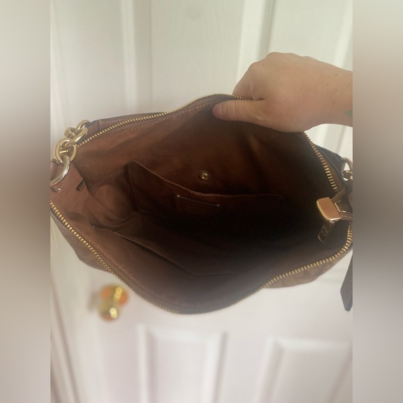 AUTHENITC COACH PURSE. - Picture 9 of 10